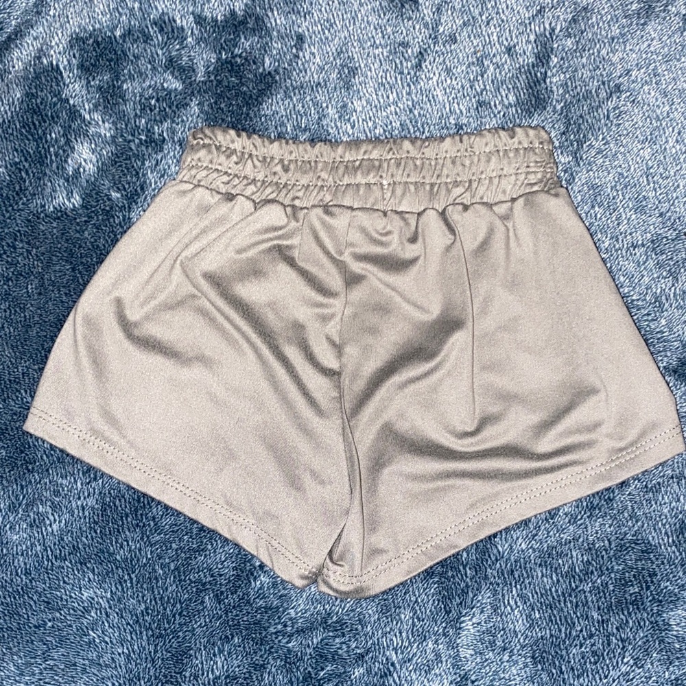 btween Green Ruffle Shorts - Picture 3 of 4
